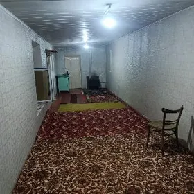 peduçilişäñ yanynda komnat