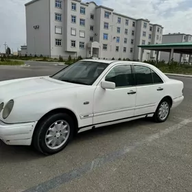 Mercedes-Benz E320 1996