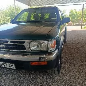 Nissan Pathfinder 1997