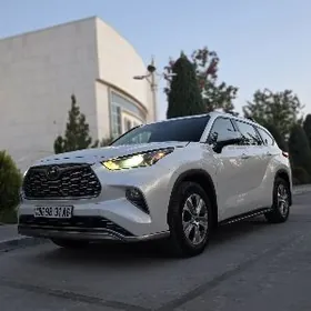 Toyota Highlander 2022
