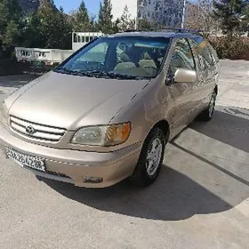 Toyota Sienna 2003