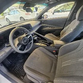 Hyundai Elantra 2021