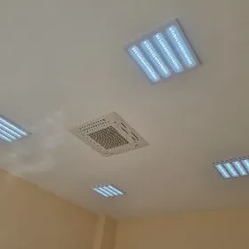 Здание в аренду под магазины