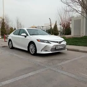 Toyota Camry 2022