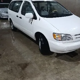 Toyota Sienna 1999