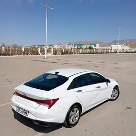 Hyundai Elantra 2021