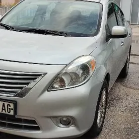 Nissan Versa 2012