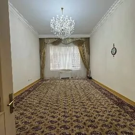 Çehow köçe 4 komnat 215m²