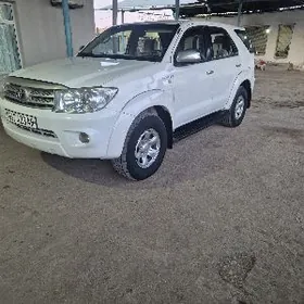 Toyota Fortuner 2012