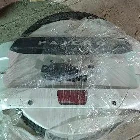 Паджеро запаска крышка