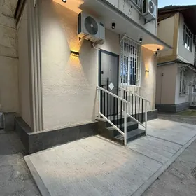 Центр 3 комнаты 1 этаж