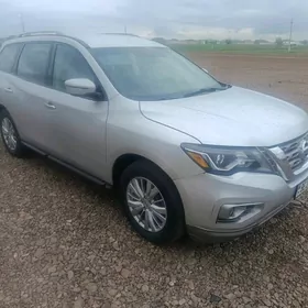 Nissan Pathfinder 2019