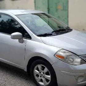 Nissan Versa 2010