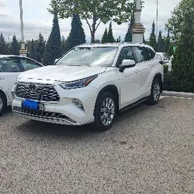 Toyota Highlander 2021