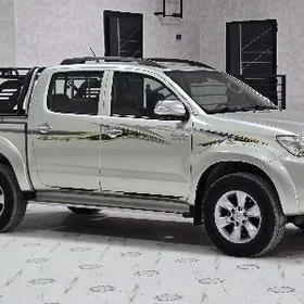 Toyota Hilux 2014