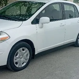 Nissan Versa 2011