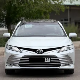 Toyota Camry 2024