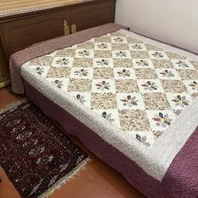 кровать и камод