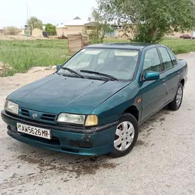 Nissan Primera 1995