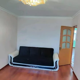 3 komnat Neftyanik 2 etaz