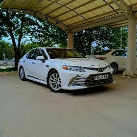Toyota Camry 2022