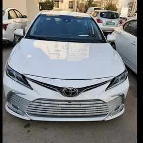 Toyota Camry 2023