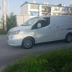 Nissan NV200 2017