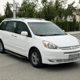 Toyota Sienna 2005