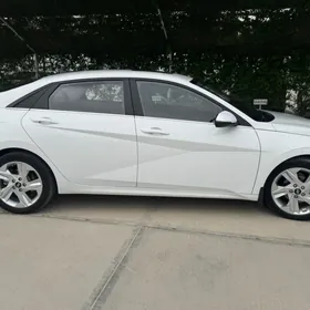 Hyundai Elantra 2023