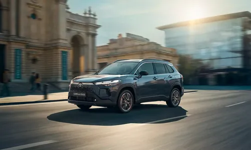 Кроссовер Toyota Corolla Cross сменит поколение и откажется от классических ДВС