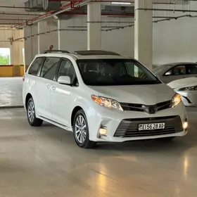 Toyota Sienna 2020