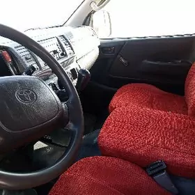 Toyota Hiace 2006