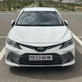 Toyota Camry 2021