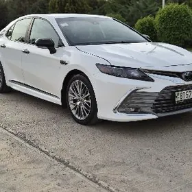 Toyota Camry 2021