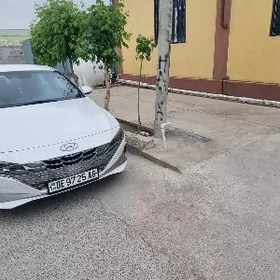 Hyundai Elantra 2021