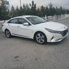 Hyundai Elantra 2022