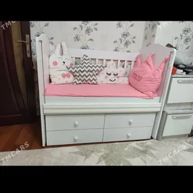 детская кровать до 4лет