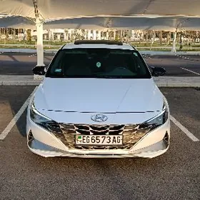 Hyundai Elantra 2022