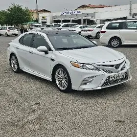 Toyota Camry 2018