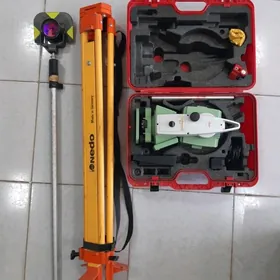 Distomat leica TS09plus