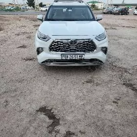 Toyota Highlander 2022