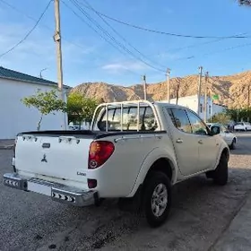 Mitsubishi L200 2008
