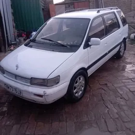 Mitsubishi Chariot 1992