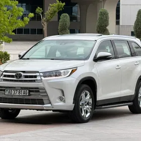 Toyota Highlander 2019