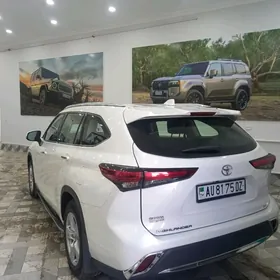 Toyota Highlander 2020