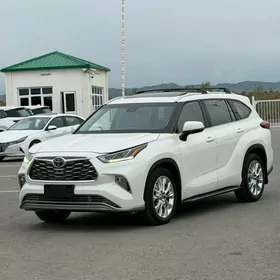 Toyota Highlander 2021