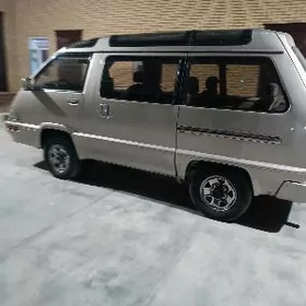 Toyota Hiace 1989