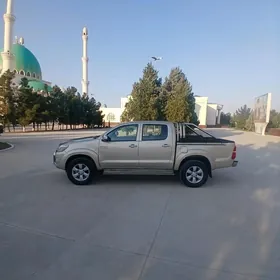 Toyota Hilux 2015