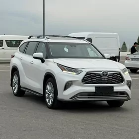 Toyota Highlander 2021