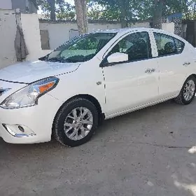 Nissan Versa 2018